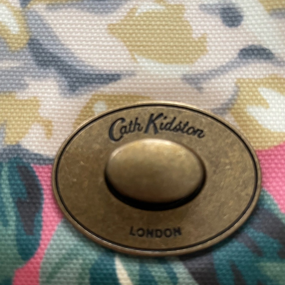 Gorgeous Little purse ! Cath Kidston
Norfolk Rose
Pink Floral...π·πΊπβ€οΈβ‘οΈ - Picture 4 of 8